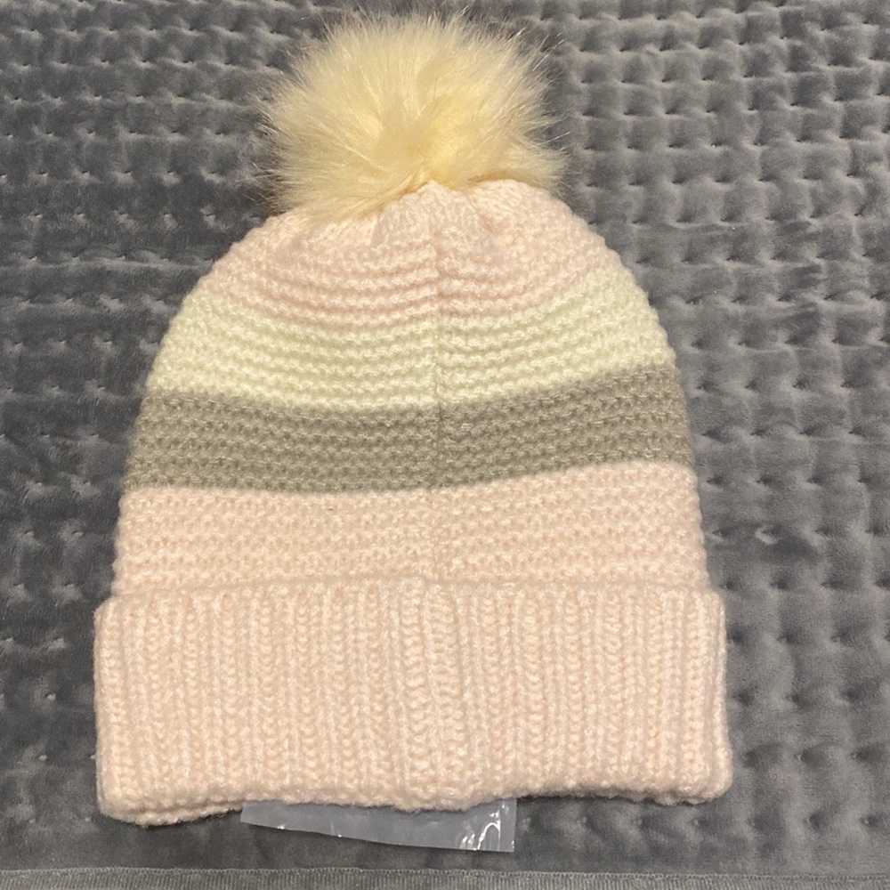 Jessica Simpson beanie